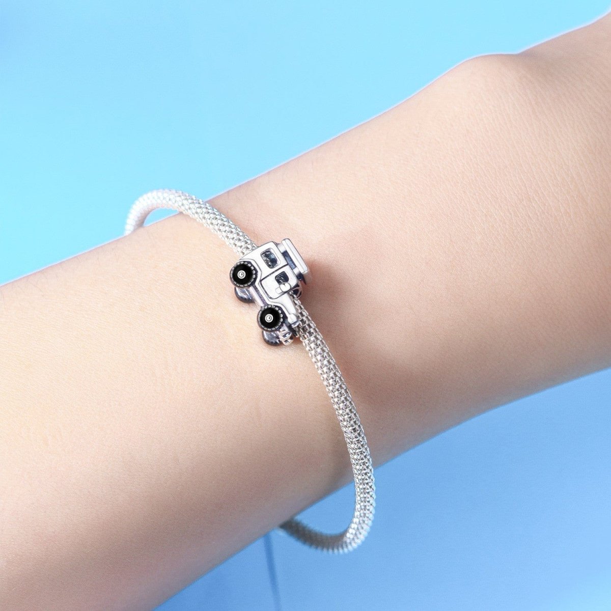 Liora Atelier Adventure Jeep Charm