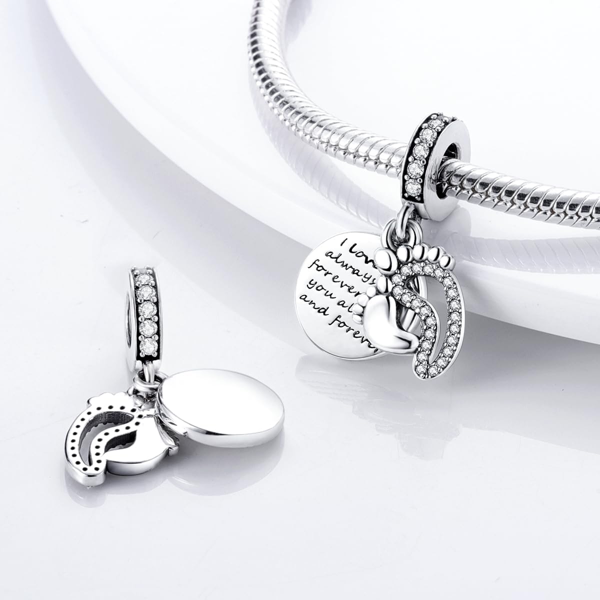 Liora Atelier Baby Foot Mom Love Charm