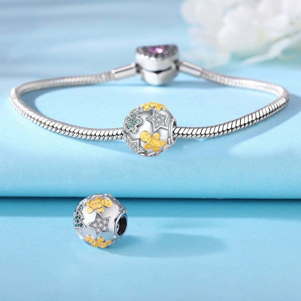 Liora Atelier Holiday Gingerbread & Stars Charm