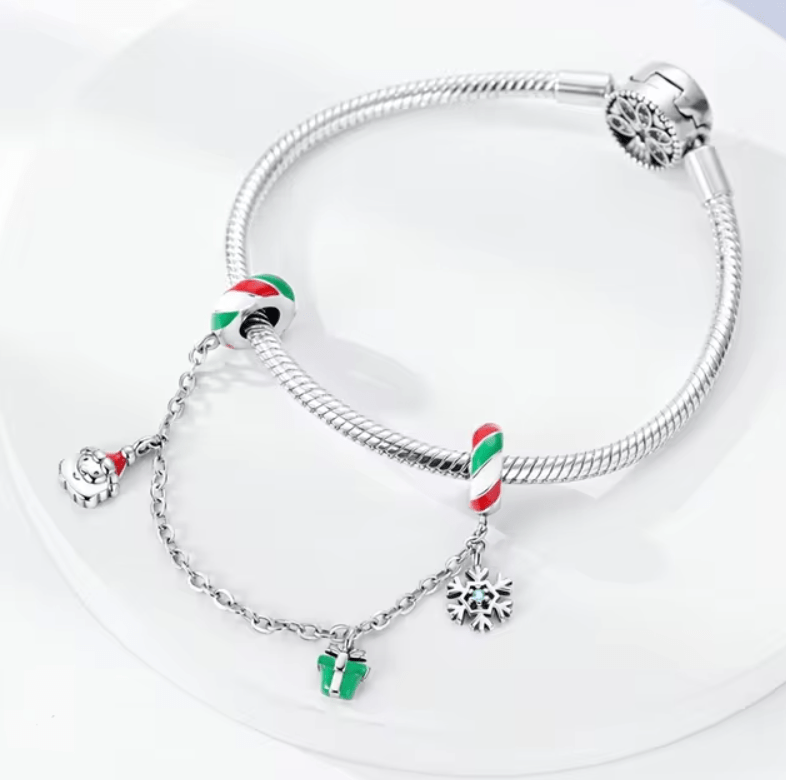 Liora Atelier Santa & Snowflake Christmas Chain
