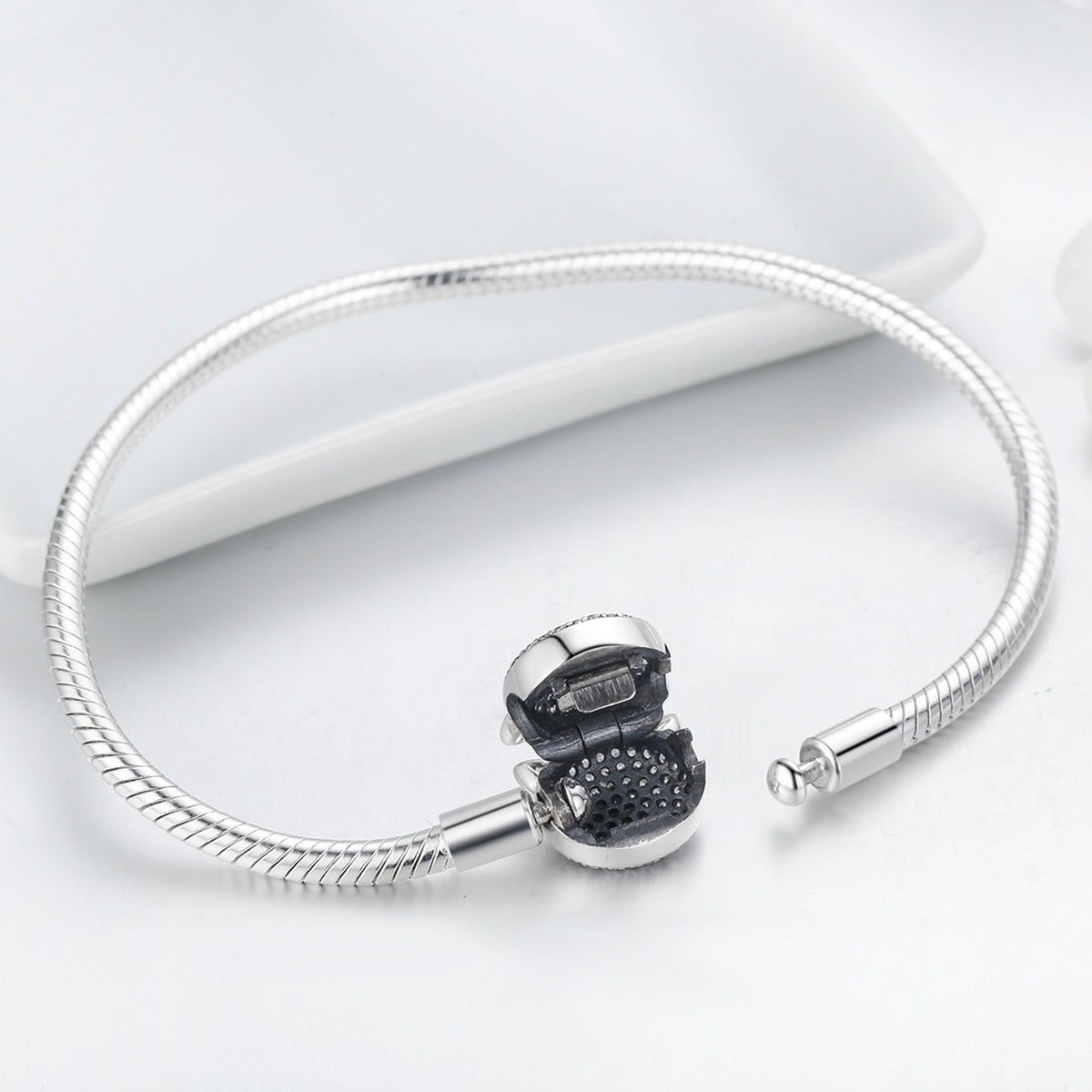 Liora Atelier Sparkling Cat Clasp Charm Bracelet