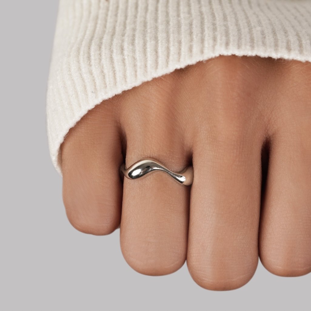 Silberne Wellenring