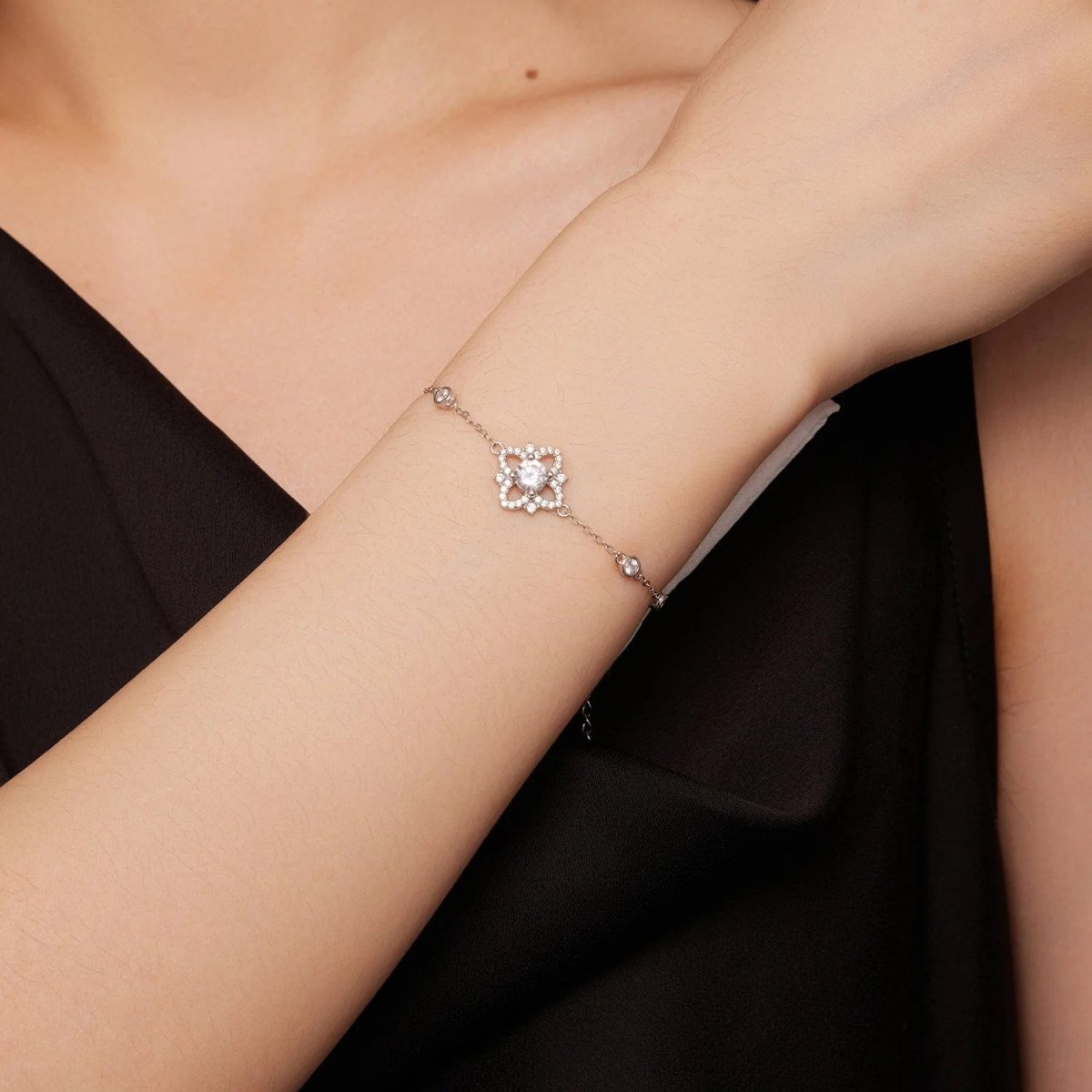 Liora Atelier Pangama Moissanite Flower Bracelet