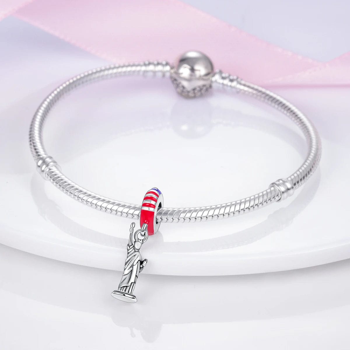 Liora Atelier Statue of Liberty Monument USA Flag Dangle Charm