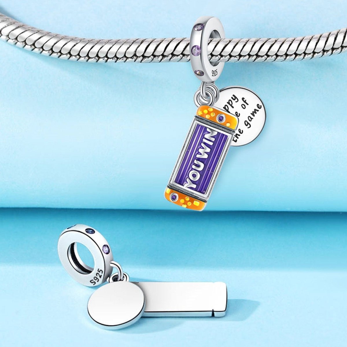 Liora AtelierYou Win Retro Game Machine Charm